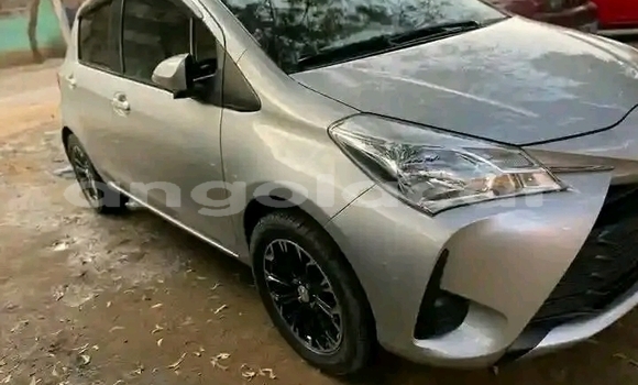 Comprar Usado Toyota Yaris Prata Carro em Luanda em Luanda Province