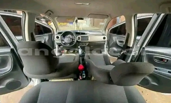 Comprar Usado Toyota Yaris Prata Carro em Luanda em Luanda Province Comprar Usado Toyota Yaris Prata Carro em Luanda em Luanda Province