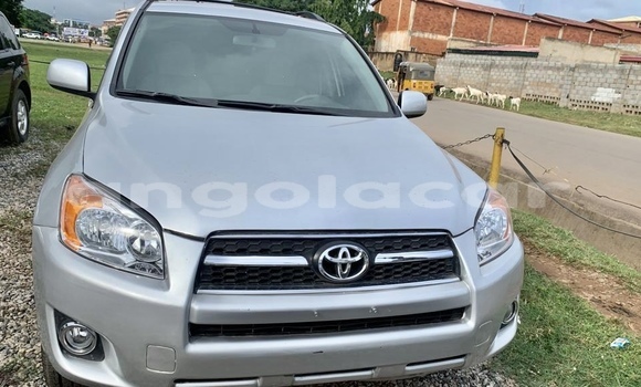 Comprar Usado Toyota RAV4 Prata Carro em Luanda em Luanda Province