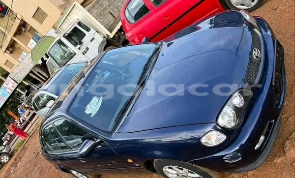 Comprar Usado Toyota Corolla Azul Carro em Luanda em Luanda Province