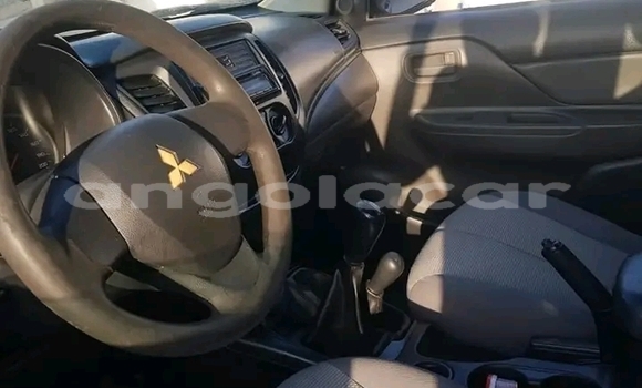 Comprar Usado Mitsubishi L200 Prata Carro em Luanda em Luanda Province Comprar Usado Mitsubishi L200 Prata Carro em Luanda em Luanda Province