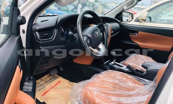 Buy Used Toyota Fortuner White Car in Luanda in Luanda Province Buy Used Toyota Fortuner White Car in Luanda in Luanda Province