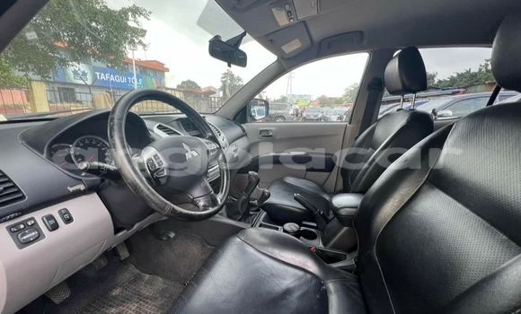 Comprar Usado Mitsubishi L200 Azul Carro em Luanda em Luanda Province Comprar Usado Mitsubishi L200 Azul Carro em Luanda em Luanda Province