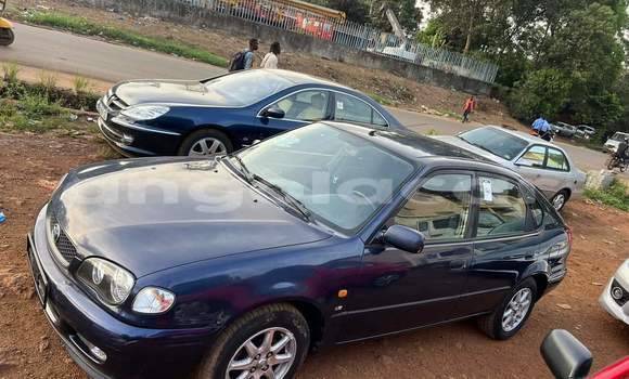 Comprar Usado Toyota Corolla Azul Carro em Luanda em Luanda Province