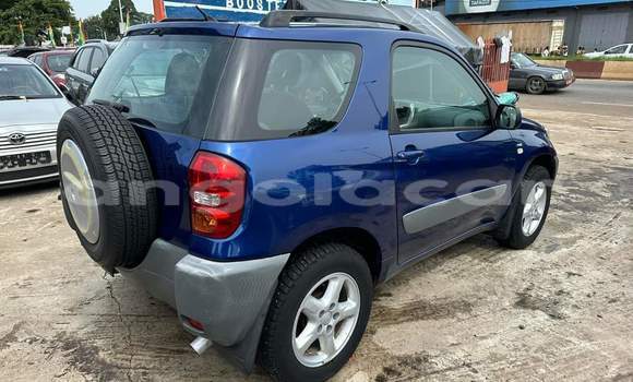 Acheter Occasion Voiture Toyota RAV4 Bleu à Luanda, Province de Luanda Acheter Occasion Voiture Toyota RAV4 Bleu à Luanda, Province de Luanda