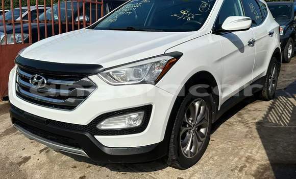 Buy Used Hyundai Santa Fe White Car in Luanda in Luanda Province Buy Used Hyundai Santa Fe White Car in Luanda in Luanda Province