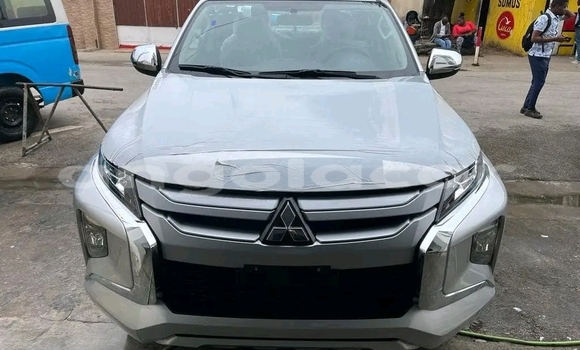 Buy Used Mitsubishi L200 Silver Car in Luanda in Luanda Province Buy Used Mitsubishi L200 Silver Car in Luanda in Luanda Province