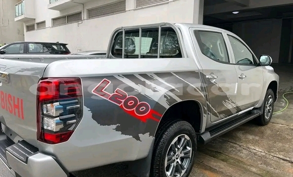 Buy Used Mitsubishi L200 Silver Car in Luanda in Luanda Province Buy Used Mitsubishi L200 Silver Car in Luanda in Luanda Province