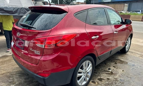 Acheter Occasion Voiture Hyundai Tucson Rouge à Luanda, Province de Luanda Acheter Occasion Voiture Hyundai Tucson Rouge à Luanda, Province de Luanda