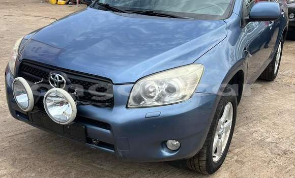 Comprar Usado Toyota RAV4 Azul Carro em Luanda em Luanda Province