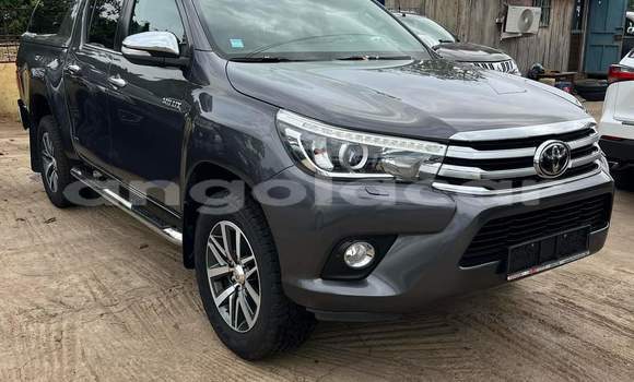 Buy Used Toyota Hiluxe VIGO Black Car in Luanda in Luanda Province