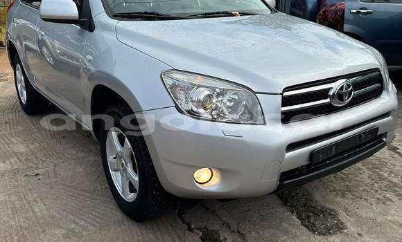 Acheter Occasion Voiture Toyota RAV4 Gris à Luanda, Province de Luanda Acheter Occasion Voiture Toyota RAV4 Gris à Luanda, Province de Luanda