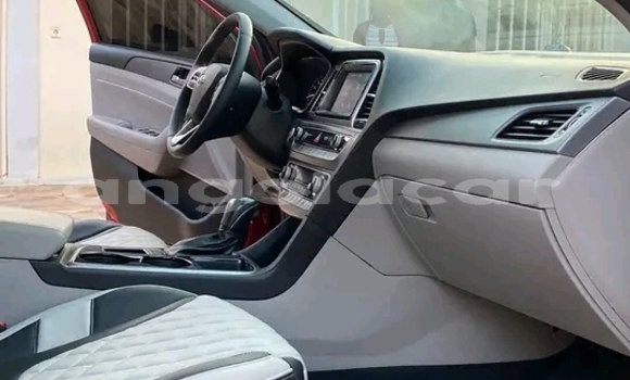 Buy Used Hyundai Sonata Red Car in Luanda in Luanda Province Buy Used Hyundai Sonata Red Car in Luanda in Luanda Province