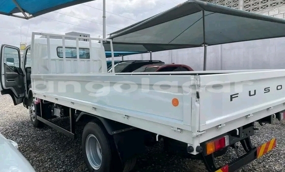 Comprar Usado Mitsubishi Grandis Branco Carro em Luanda em Luanda Province Comprar Usado Mitsubishi Grandis Branco Carro em Luanda em Luanda Province