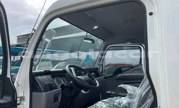 Comprar Usado Mitsubishi Grandis Branco Carro em Luanda em Luanda Province Comprar Usado Mitsubishi Grandis Branco Carro em Luanda em Luanda Province
