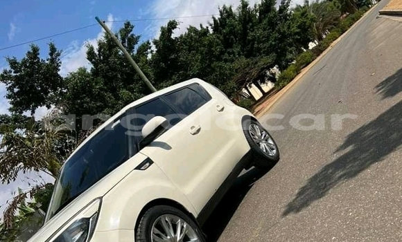 Buy Used Kia Soul White Car in Luanda in Luanda Province Buy Used Kia Soul White Car in Luanda in Luanda Province