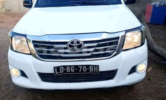 Buy Used Toyota Hilux White Car in Luanda in Luanda Province
