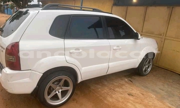 Acheter Occasion Voiture Hyundai Tucson Blanc à Luanda, Province de Luanda Acheter Occasion Voiture Hyundai Tucson Blanc à Luanda, Province de Luanda