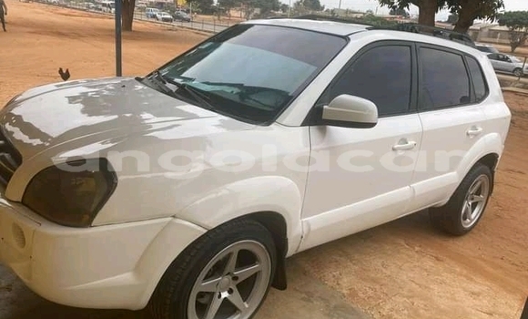 Acheter Occasion Voiture Hyundai Tucson Blanc à Luanda, Province de Luanda Acheter Occasion Voiture Hyundai Tucson Blanc à Luanda, Province de Luanda