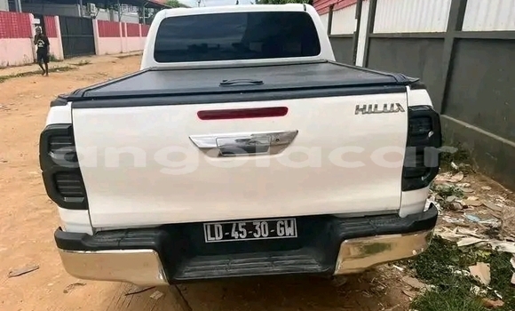 Buy Used Toyota Hilux White Car in Luanda in Luanda Province Buy Used Toyota Hilux White Car in Luanda in Luanda Province
