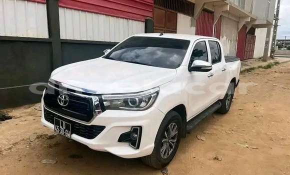 Comprar Usado Toyota Hilux Branco Carro em Luanda em Luanda Province Comprar Usado Toyota Hilux Branco Carro em Luanda em Luanda Province
