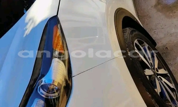Buy Used Kia Sportage White Car in Luanda in Luanda Province Buy Used Kia Sportage White Car in Luanda in Luanda Province
