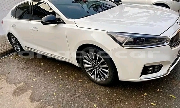 Buy Used Kia K7 White Car in Luanda in Luanda Province