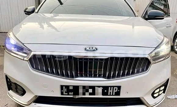 Comprar Usado Kia K7 Branco Carro em Luanda em Luanda Province Comprar Usado Kia K7 Branco Carro em Luanda em Luanda Province