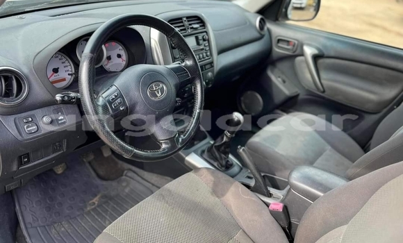 Comprar Usado Toyota RAV4 Prata Carro em Luanda em Luanda Province Comprar Usado Toyota RAV4 Prata Carro em Luanda em Luanda Province