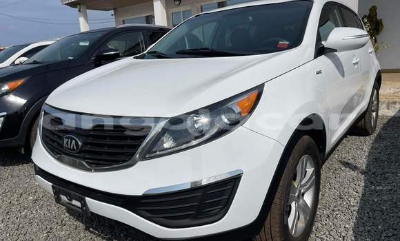 Buy Used Kia Sportage White Car in Luanda in Luanda Province Buy Used Kia Sportage White Car in Luanda in Luanda Province