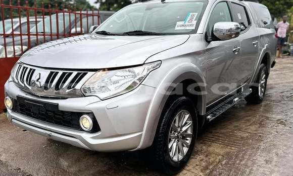 Buy Used Mitsubishi L200 Silver Car in Luanda in Luanda Province