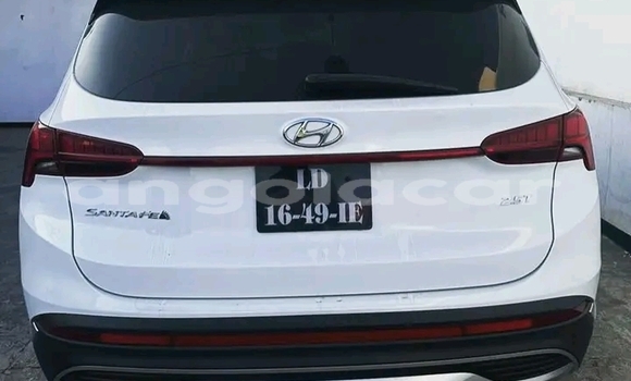 Buy Used Hyundai Santa Fe White Car in Luanda in Luanda Province Buy Used Hyundai Santa Fe White Car in Luanda in Luanda Province