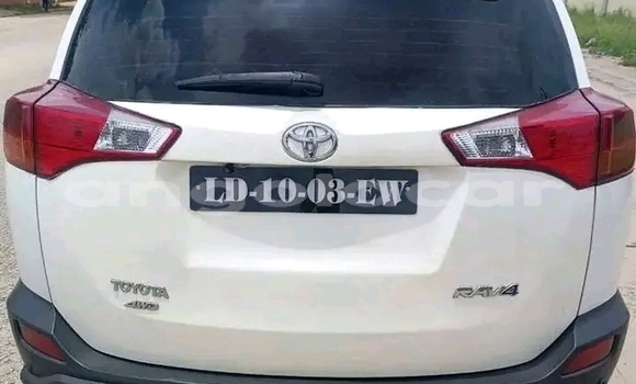 Comprar Usado Toyota RAV4 Branco Carro em Luanda em Luanda Province Comprar Usado Toyota RAV4 Branco Carro em Luanda em Luanda Province