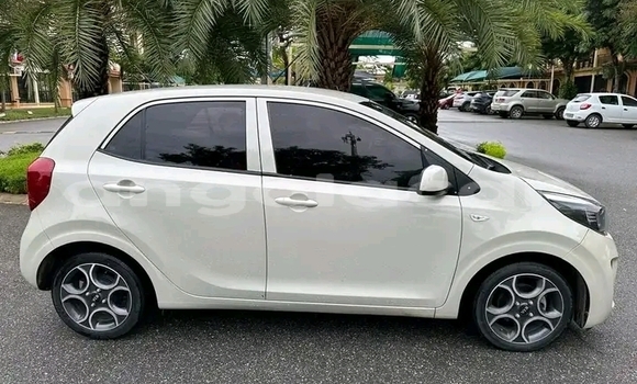 Acheter Occasion Voiture Kia Morning Blanc à Luanda, Province de Luanda Acheter Occasion Voiture Kia Morning Blanc à Luanda, Province de Luanda