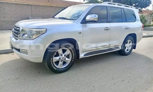 Comprar Usado Toyota Land Cruiser Branco Carro em Luanda em Luanda Province Comprar Usado Toyota Land Cruiser Branco Carro em Luanda em Luanda Province