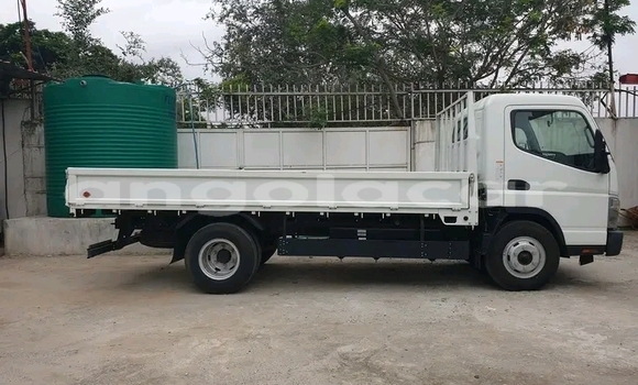 Comprar Usado Mitsubishi Colt Branco Carro em Luanda em Luanda Province Comprar Usado Mitsubishi Colt Branco Carro em Luanda em Luanda Province