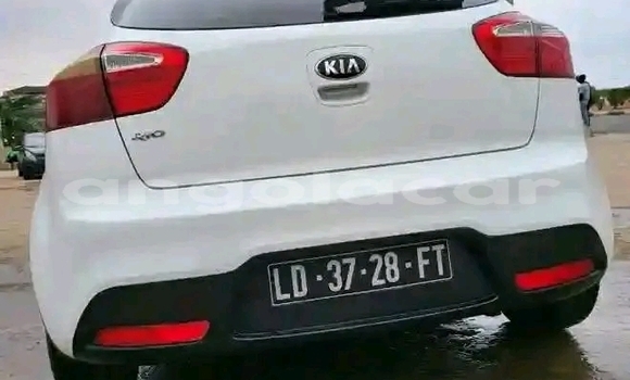 Acheter Occasion Voiture Kia rio Blanc à Luanda, Province de Luanda Acheter Occasion Voiture Kia rio Blanc à Luanda, Province de Luanda