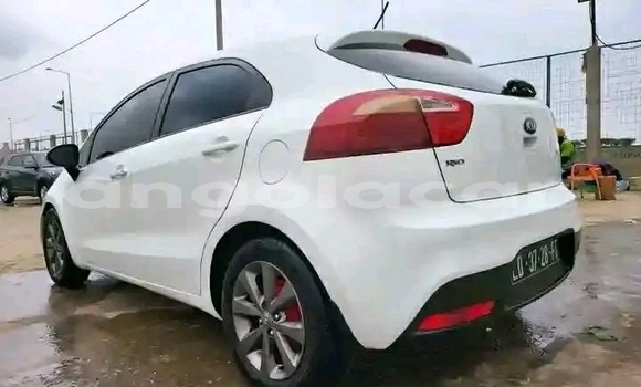 Acheter Occasion Voiture Kia rio Blanc à Luanda, Province de Luanda Acheter Occasion Voiture Kia rio Blanc à Luanda, Province de Luanda