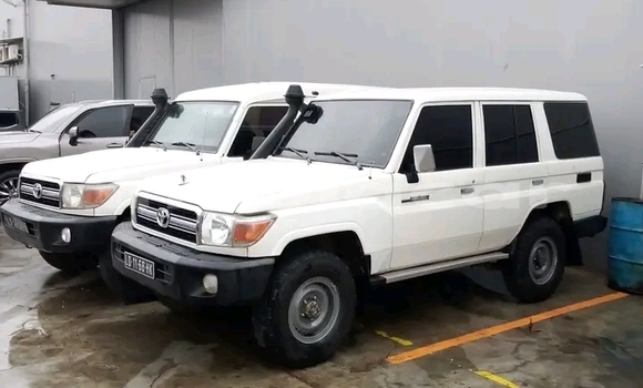 Comprar Usado Toyota Land Cruiser Branco Carro em Luanda em Luanda Province Comprar Usado Toyota Land Cruiser Branco Carro em Luanda em Luanda Province