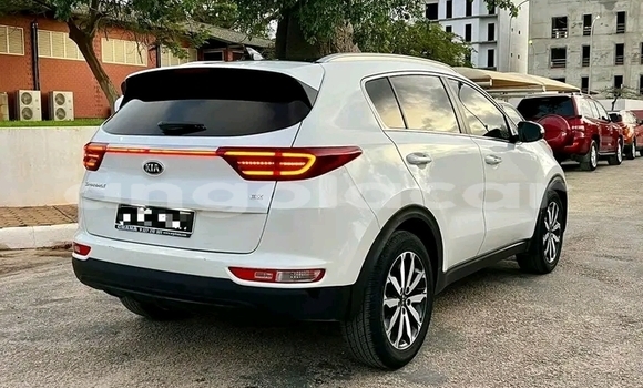 Buy Used Kia Sportage White Car in Luanda in Luanda Province Buy Used Kia Sportage White Car in Luanda in Luanda Province
