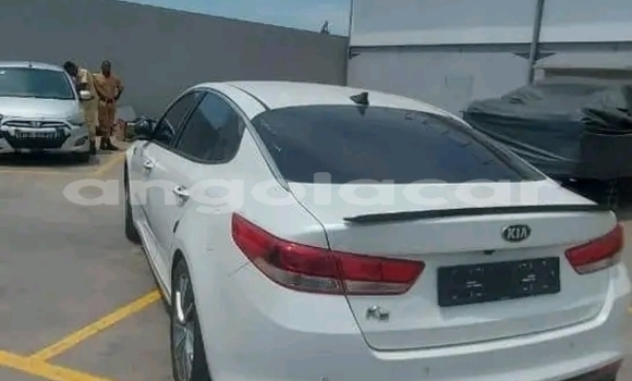 Comprar Usado Kia K5 Branco Carro em Luanda em Luanda Province Comprar Usado Kia K5 Branco Carro em Luanda em Luanda Province