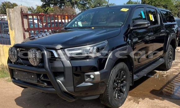 Buy Used Toyota Hilux Black Car in Luanda in Luanda Province