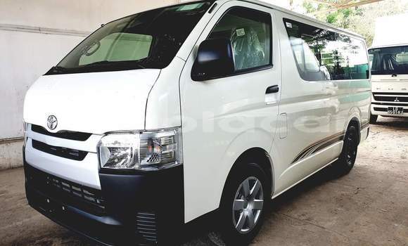 Acheter Occasion Voiture Toyota Hiace Blanc à Luanda, Province de Luanda