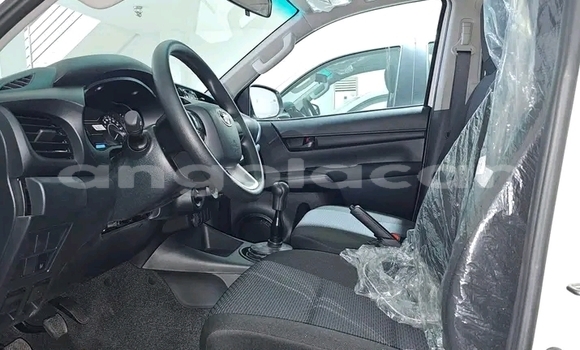 Comprar Usado Toyota Hilux Branco Carro em Luanda em Luanda Province Comprar Usado Toyota Hilux Branco Carro em Luanda em Luanda Province