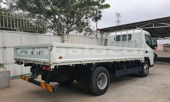 Buy Used Mitsubishi Cordia White Car in Luanda in Luanda Province Buy Used Mitsubishi Cordia White Car in Luanda in Luanda Province