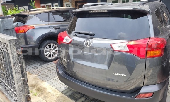 Comprar Usado Toyota RAV4 Preto Carro em Luanda em Luanda Province Comprar Usado Toyota RAV4 Preto Carro em Luanda em Luanda Province