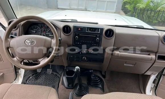 Comprar Usado Toyota Land Cruiser Branco Carro em Luanda em Luanda Province Comprar Usado Toyota Land Cruiser Branco Carro em Luanda em Luanda Province