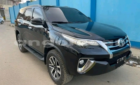 Buy Used Toyota Fortuner Black Car in Luanda in Luanda Province Buy Used Toyota Fortuner Black Car in Luanda in Luanda Province