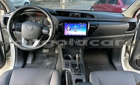 Comprar Usado Toyota Hilux Branco Carro em Luanda em Luanda Province Comprar Usado Toyota Hilux Branco Carro em Luanda em Luanda Province