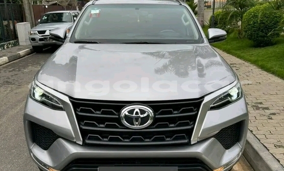 Comprar Usado Toyota Fortuner Outro Carro em Luanda em Luanda Province